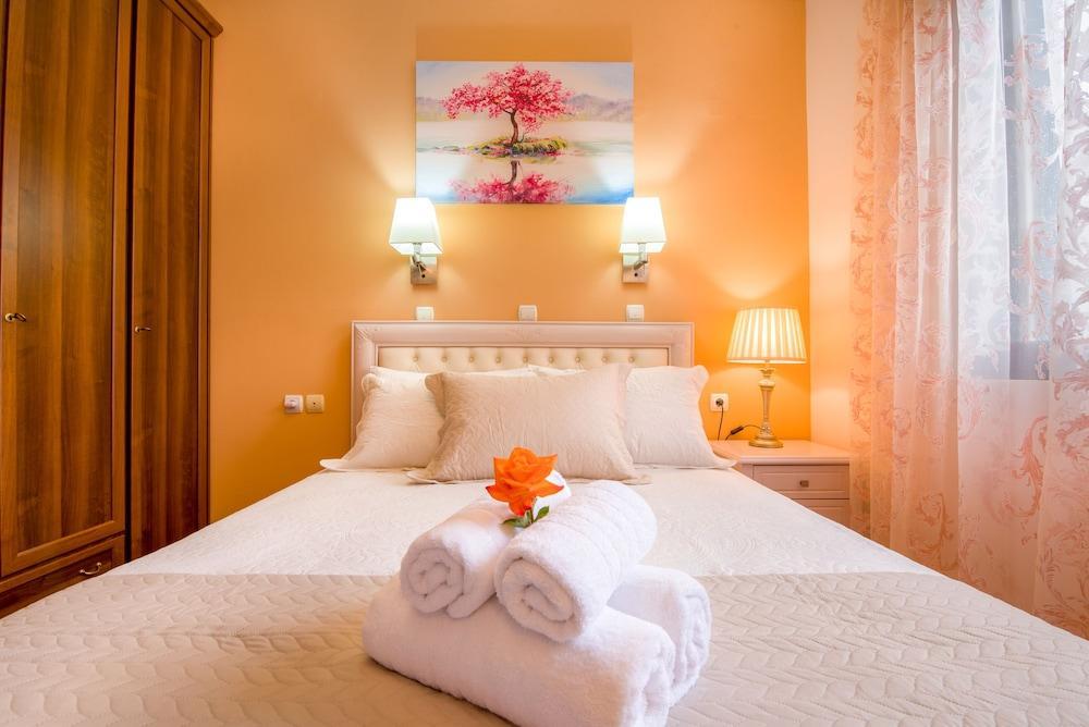 Casa Leone Suites Сталос Экстерьер фото