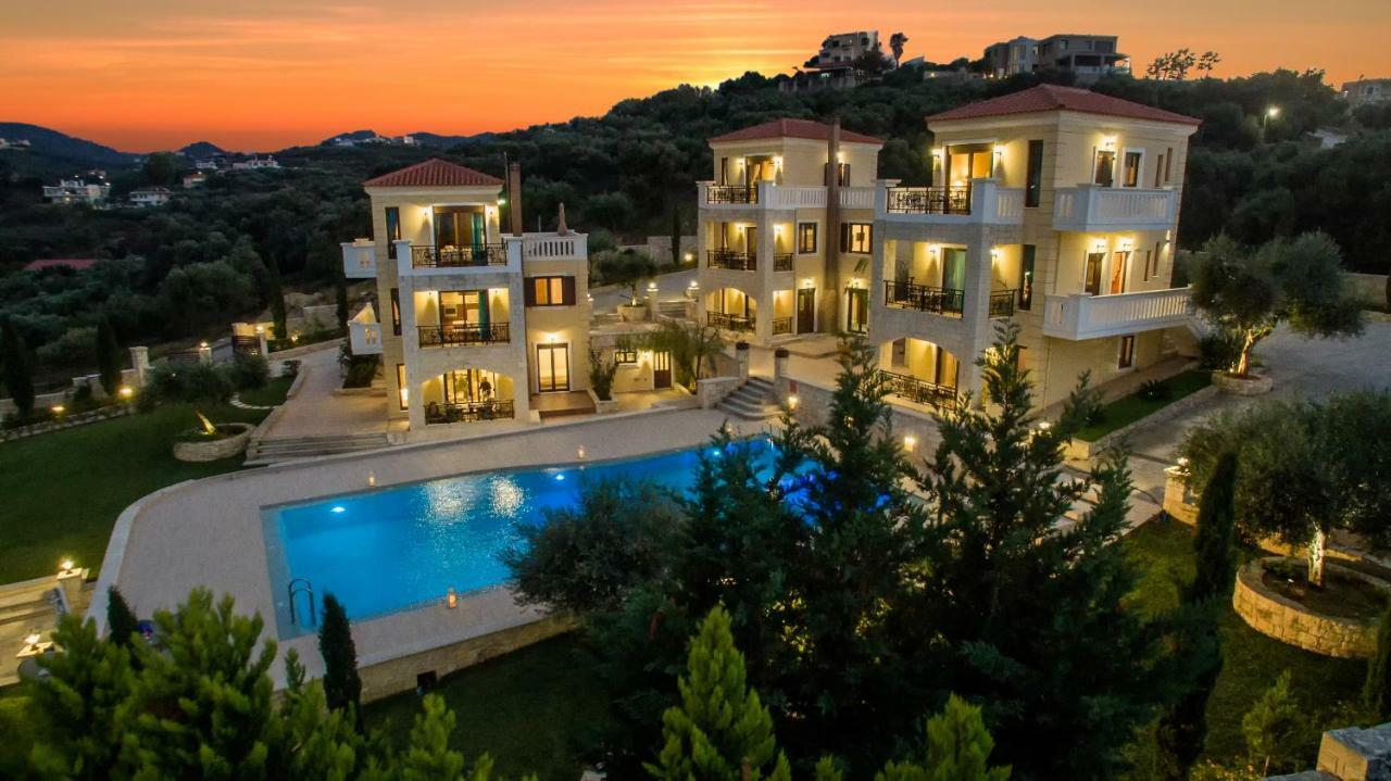Casa Leone Suites Сталос Экстерьер фото
