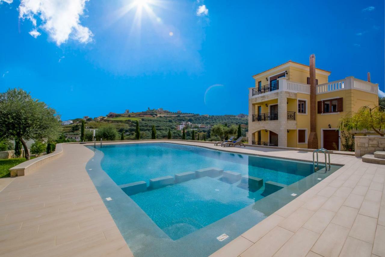 Casa Leone Suites Сталос Экстерьер фото