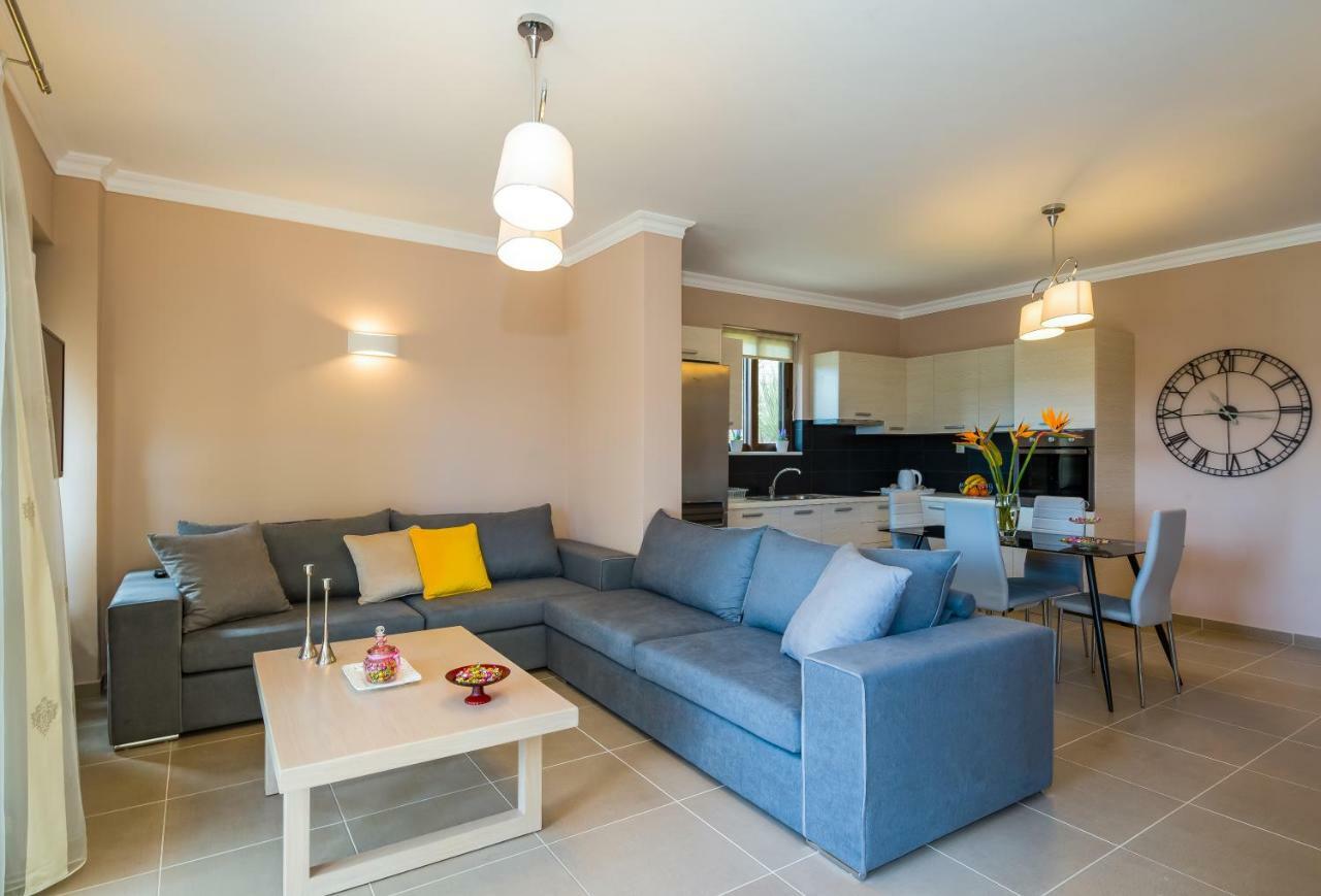 Casa Leone Suites Сталос Экстерьер фото