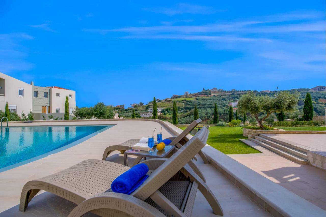 Casa Leone Suites Сталос Экстерьер фото