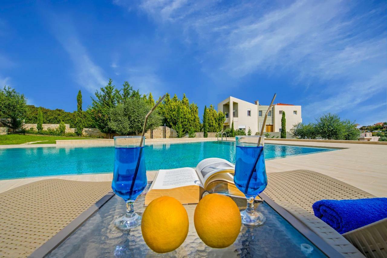 Casa Leone Suites Сталос Экстерьер фото